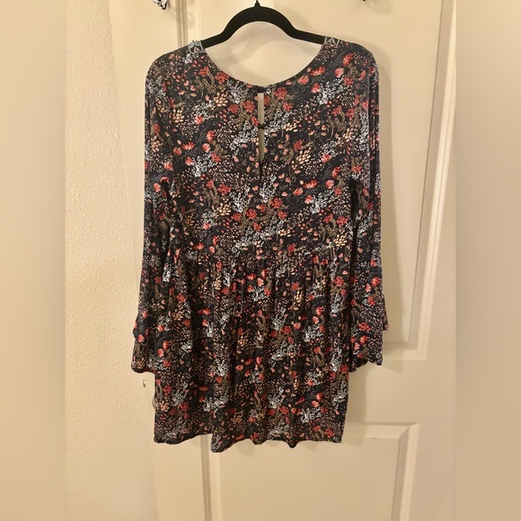 Umgee Floral Blouse with Bell Sleeves Small - Boho, Cottagecore, feminine - Picture 2 of 9